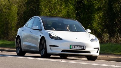 Lietuviai dažniausiai renkasi Tesla modelius