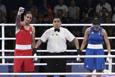 Imane Khelif, Alžyro boksininkė, pirmame raunde pasiduoti privertė italę Angelą Carini