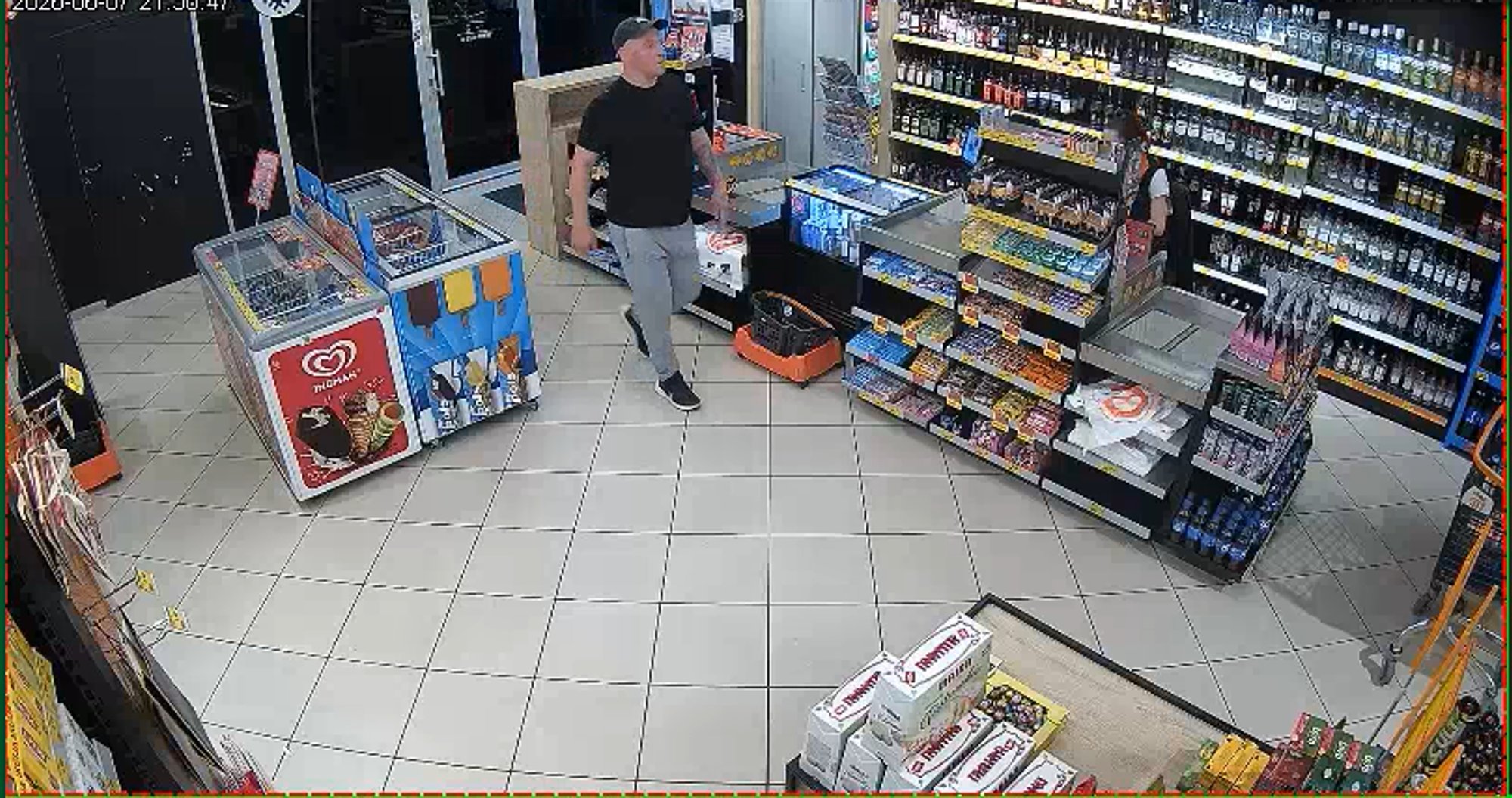 Kaunas Police Seek Public's Help Identifying Theft Suspect