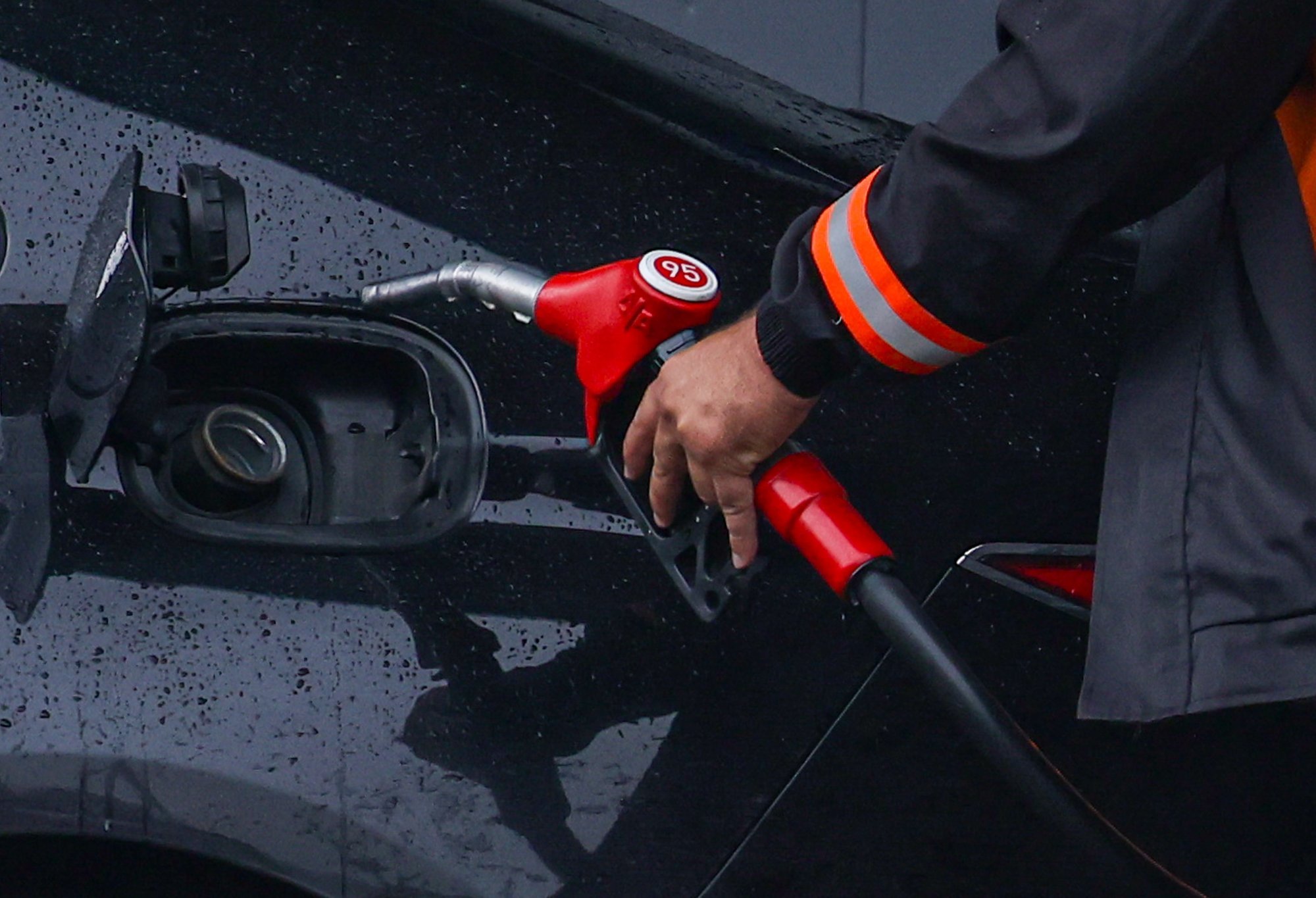 Several Russian regions ease fuel sale restrictions
