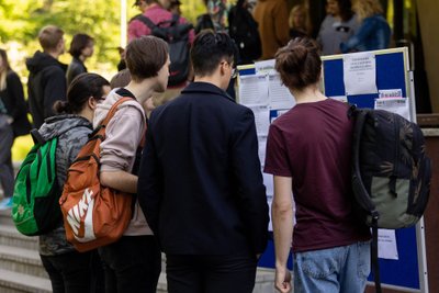 Abiturientai renkasi į anglų kalbos egzaminą