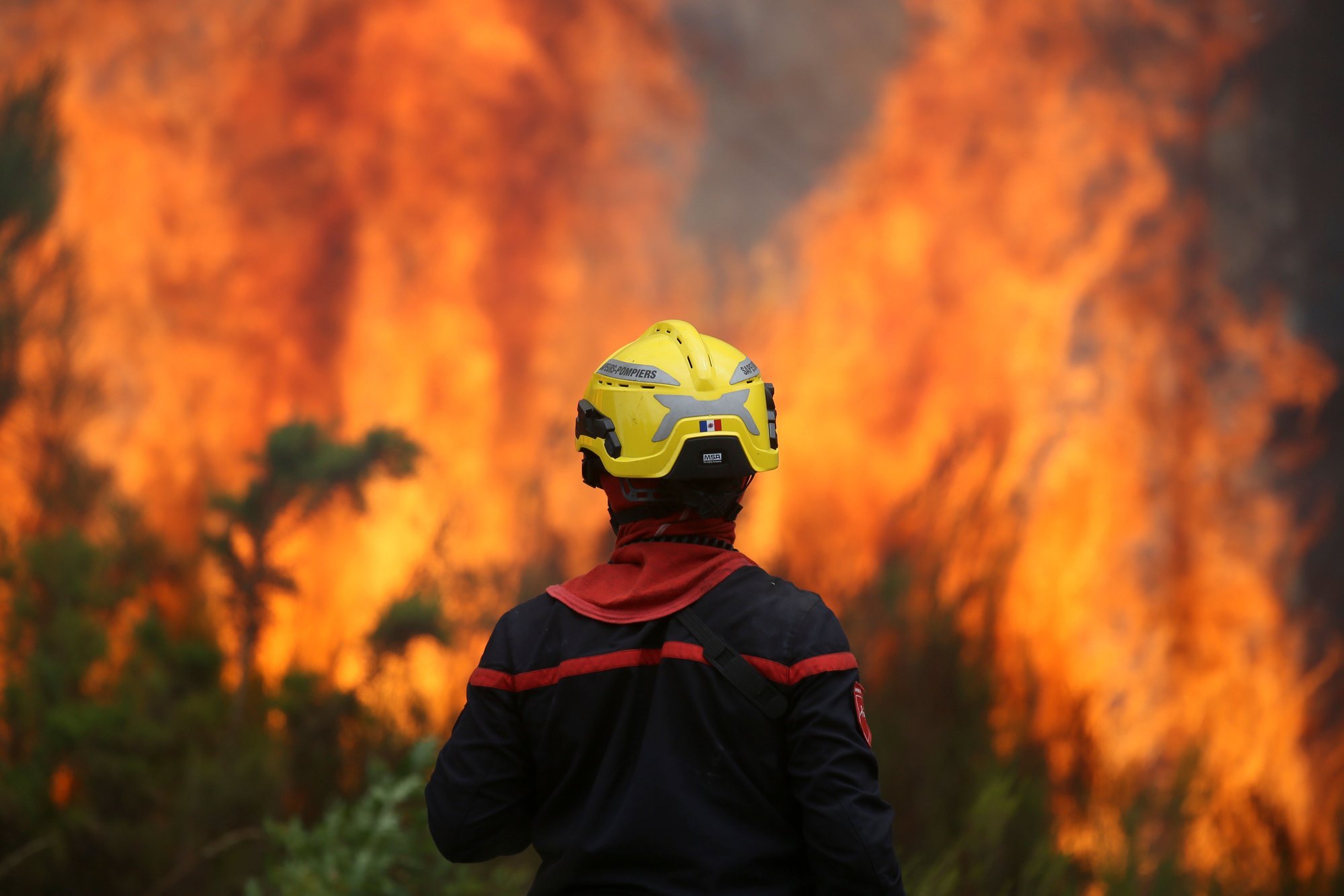 Fires in France and Spain reach critical point; over 250,000 evacuated