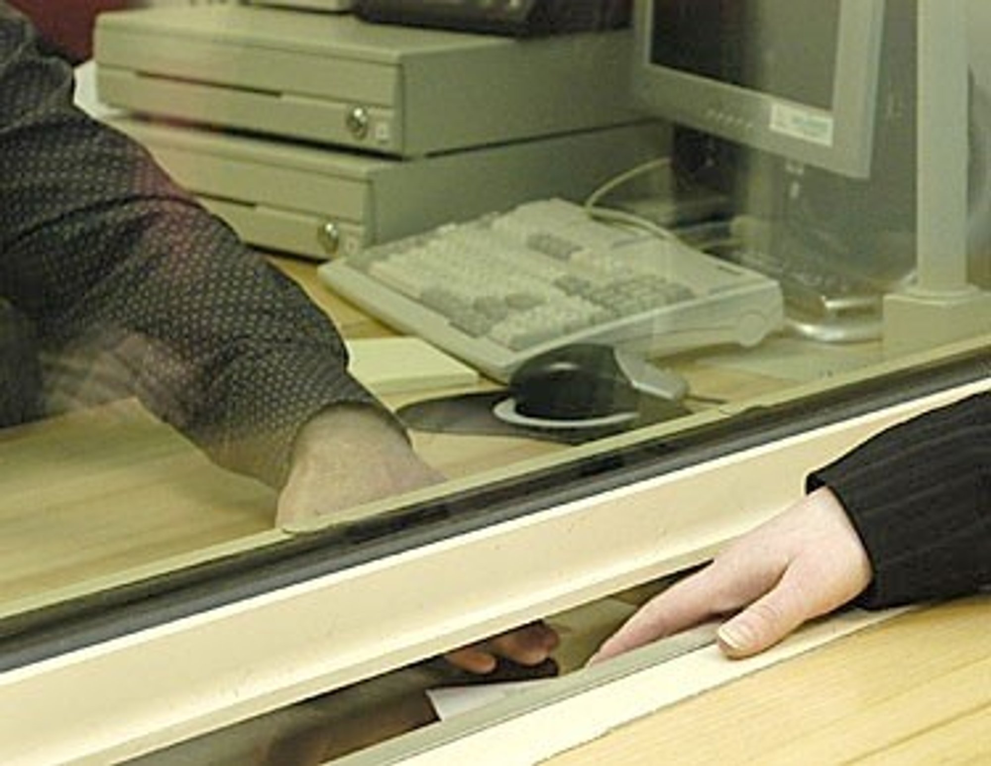 JAV vizos. Dokumentų perdavimas ambasados darbuotojui