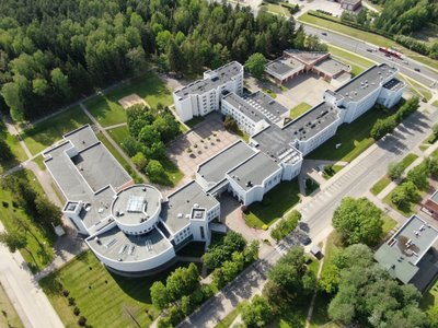  Mykolo Romerio universitetas (MRU) 2021 m. yra vienintelis „UI GreenMetric“ vertinamas Lietuvos universitetas ir užima 197 vietą tarp tvariausių universitetų Europos regione