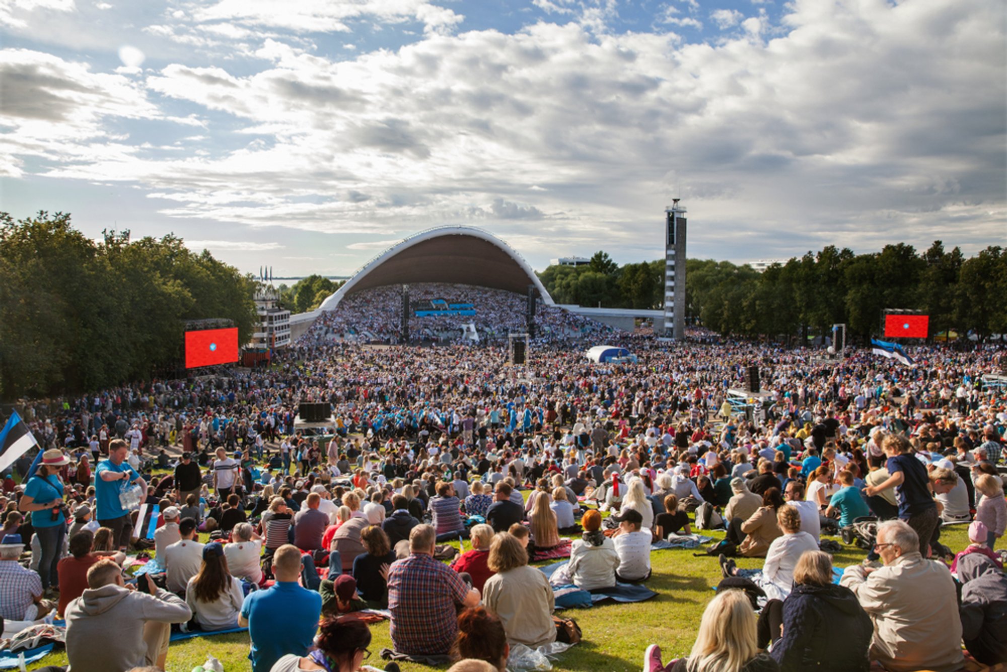 Summer Concerts and Festivals in Neighboring Countries: Where to Go by Bus