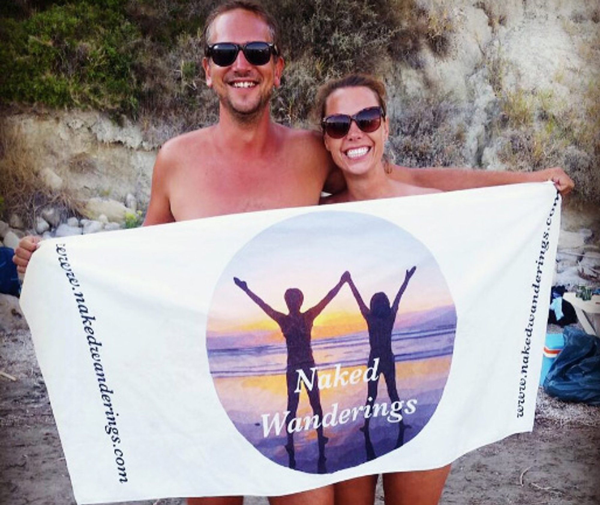 Нудисты семья ФОТО: Семья нудистов посетила семь стран без одежды - Delfi RU