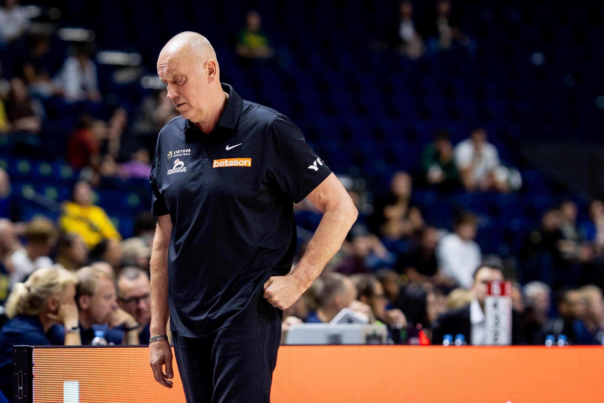 Low fan interest follows Lithuanian basketball team's performance