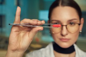 Pirmąjį darbo pasiūlymą gavo nė nebaigusi farmacijos studijų: specialybė atveria daug galimybių