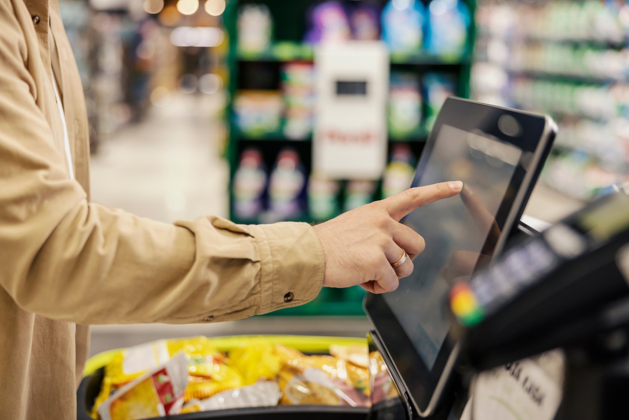 Will you no longer need to search for weighed goods in self-service checkouts? Novelty being tested in Lithuania