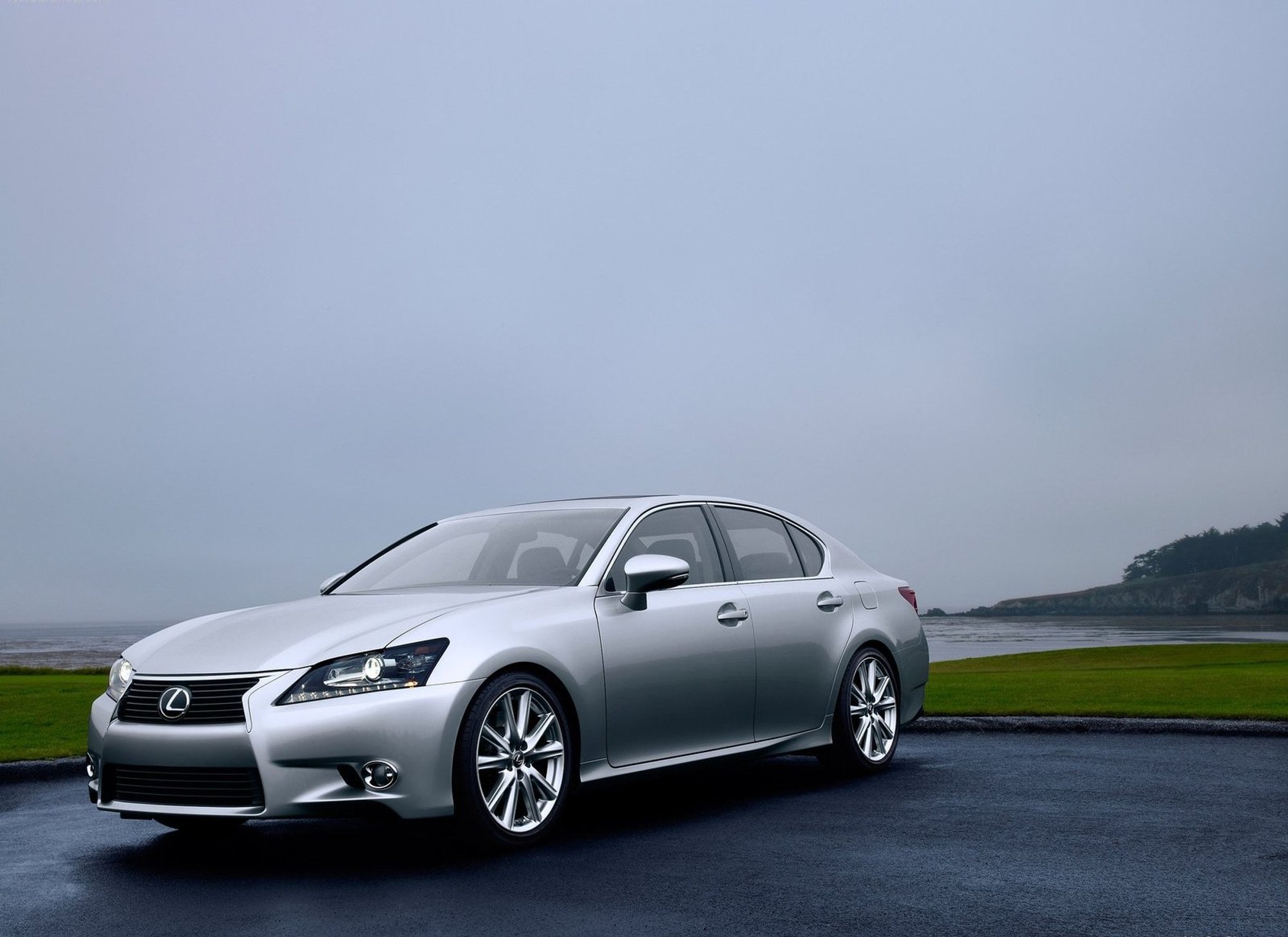 „Lexus“ pristatė naujos kartos GS sedaną - Delfi auto
