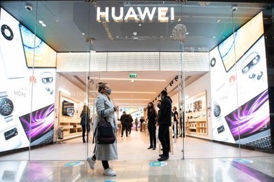 Huawei parduotuvės atidarymas