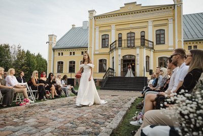 Šventinių drabužių kolekcijų pristatymas „Žvaigždės kaip mūzos“