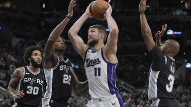 Sabonio vedami „Kings“ išvykoje susitvarkė su nukraujavusiais „Spurs“