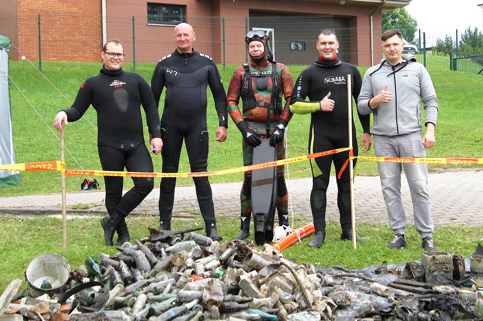 Alytus region lake yields unpleasant find: nearly a ton of trash removed
