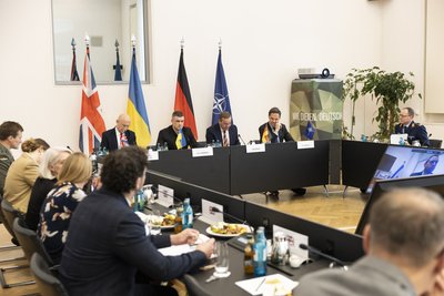 NATO vadovas paragino sąjungininkes nepamiršti Ukrainos