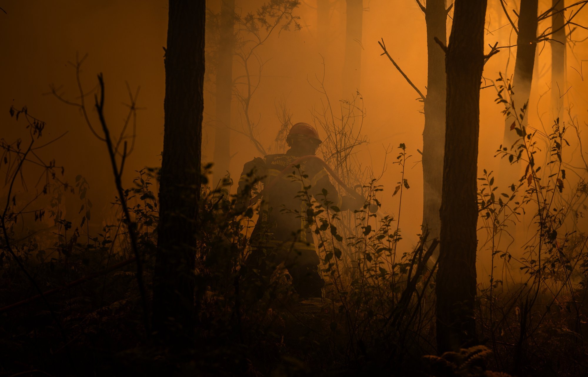Firefighters Battle Major Blaze in Eastern England Amid Drought