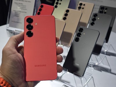 „Samsung“ pristatė naujuosius išmaniųjų telefonų flagmanus „Galaxy S25“