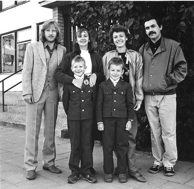 Algirdas Latėnas, Elvyra Piškinaitė, Dalia Brenciūtė, Kostas Smoriginas, Balys Latėnas ir Kostas Smoriginas jaunesnysis. 1987 m.