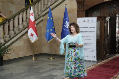 Pirmoji ponia Diana Nausėdienė dalyvauja konferencijoje „Lituanistika Sakartvele“, dainuoja Judita Leitaitė