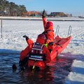 Pasieniečiai ruošiasi gelbėjimo operacijoms ant Kuršių marių ledo