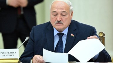 Лукашенко подписал указ о помиловании 30 политзаключенных