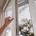Jauną sutuoktinę per langą išstūmęs mažeikiškis neįtikino, kad yra niekuo dėtas 