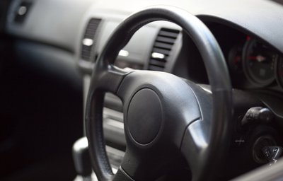 Pastaruoju metu dešiniavairiai automobiliai kelia daug aistrų