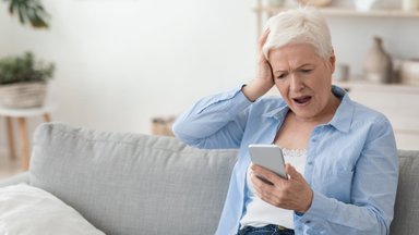 Мошенники под видом полицейских и врачей выманивают деньги у пожилых людей в Вильнюсе