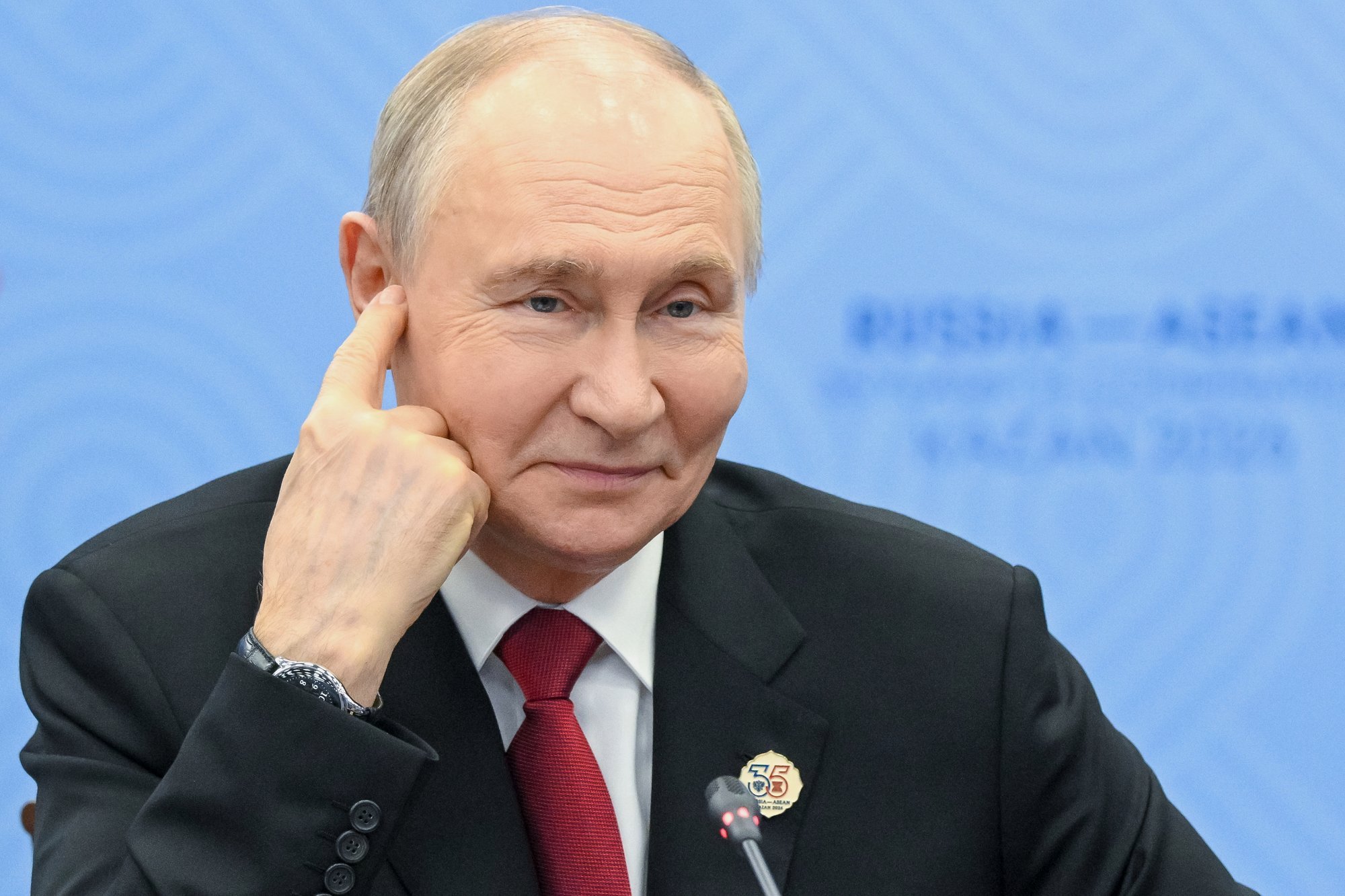Putin More Vulnerable Than Ever – Time for a Decisive Blow