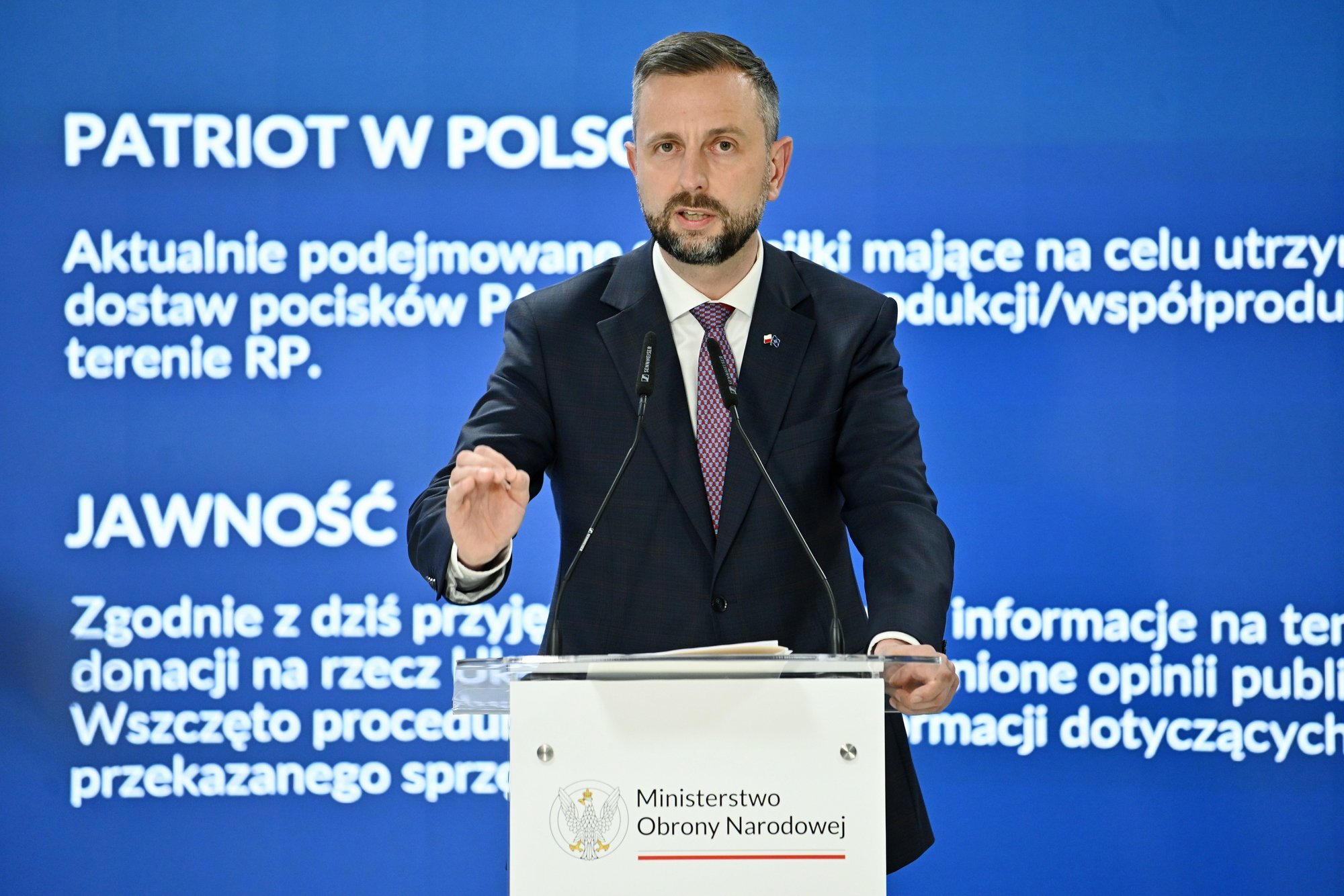 Polish Defense Minister: All Ukrainian Men Fit for Military Service Should Be in Ukraine