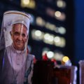 Vatikanas praneša, kad popiežius Pranciškus ramiai praleido septintą naktį ligoninėje
