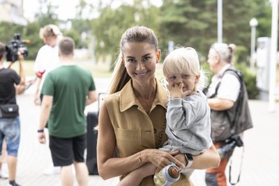 Mindaugo Kuzminsko mylimoji Lina su sūnumi Jonu