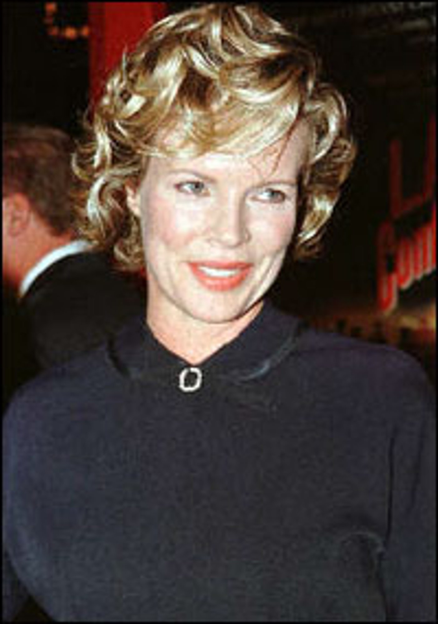 Kim Basinger pareikalavo skyrybų - Delfi veidai