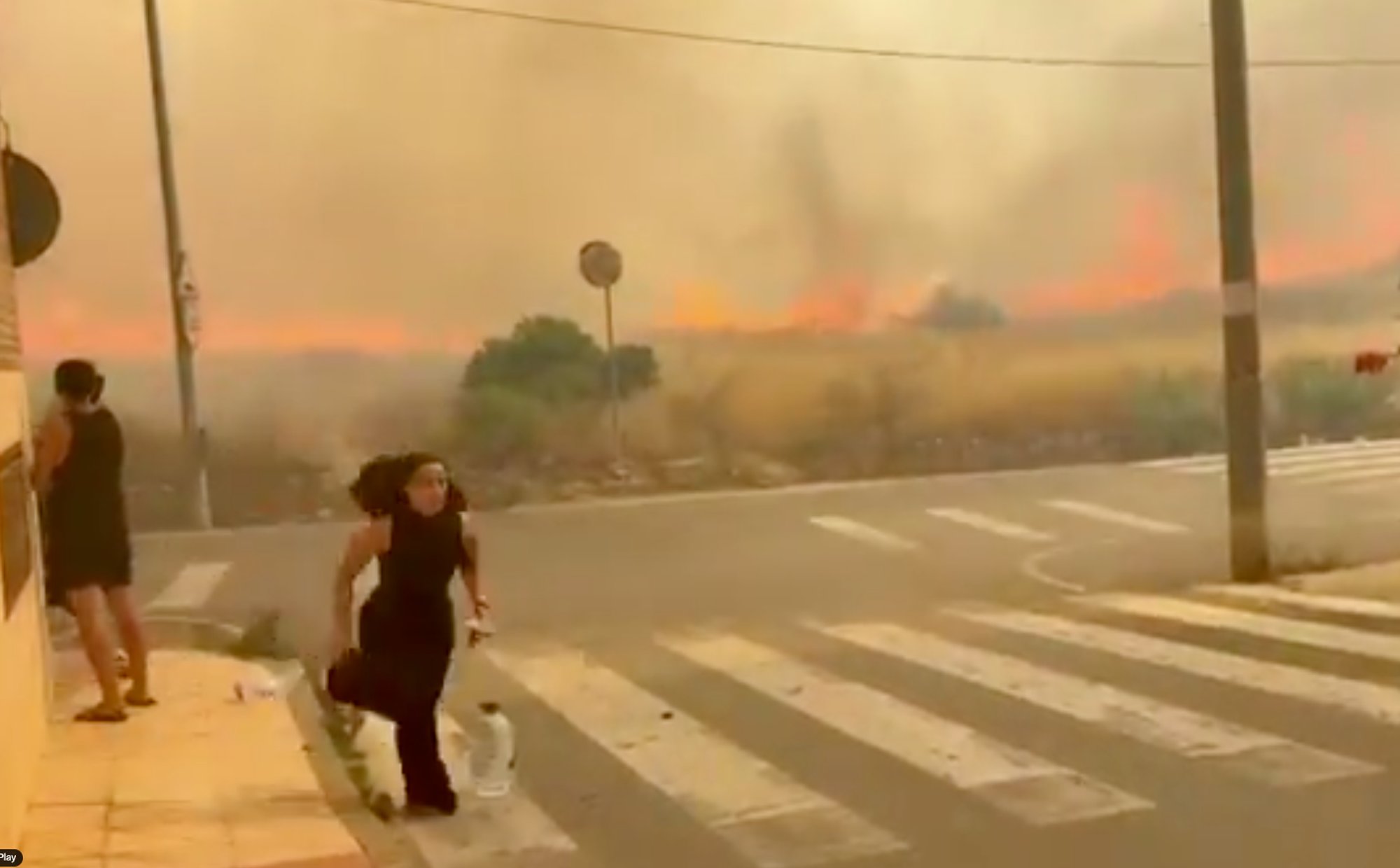 Panic in Spanish resort as wildfire forces evacuations