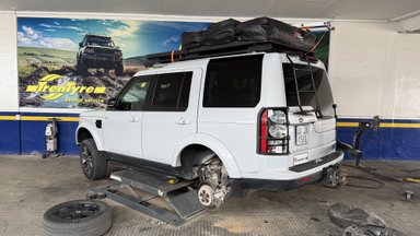 Už 10 000 eurų Afrikoje automobiliu keliavę lietuviai susidūrė su nepagražinta realybe: žmona iš karto sakė, kad čia važiuoja princai