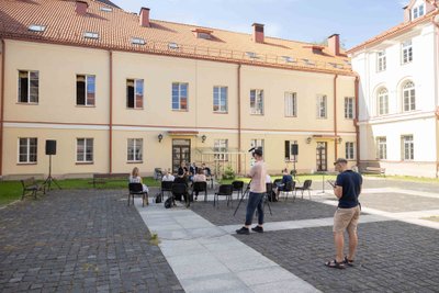 Jaunimo teatro spaudos konferencija, kurioje pristatytas S. Loznicos spektaklis