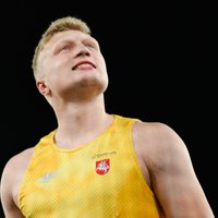 Prieš olimpinį debiutą – trys galingi Aleknos metimai ir pergalė