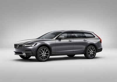 "Volvo V90 Cross Country"