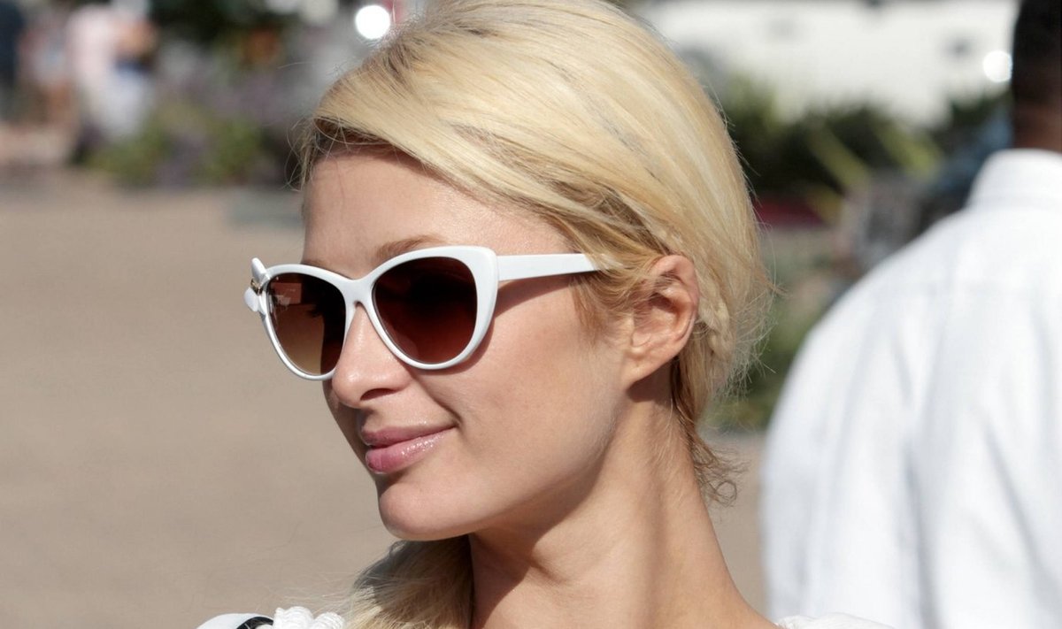 голая перис хилтон Голая украинка напала на Пэрис Хилтон - Delfi RU