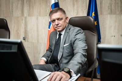 Slovakijos premjeras Fico grįžo į darbą