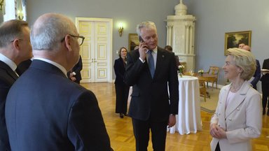 Nausėda telefonu: goodbye Russia, goodbye Lenin