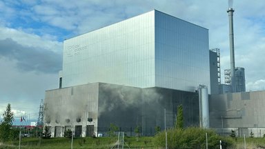 Aiškėja gaisro Kauno kogeneracinėje jėgainėje aplinkybės – nelaimė galėjo įvykti dėl ličio baterijų