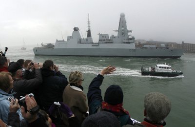 Britų karo laivas "HMS Daring"