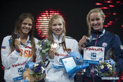 Julija Jefimova, Rūta Meilutytė ir Jessica Hardy