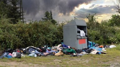 Visoje Europos Sąjungoje įsigaliojo draudimas išmesti tekstilę: ragina greitosios mados milžines prisiimti atsakomybę