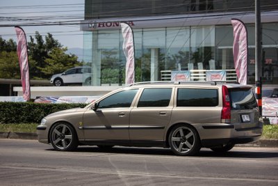 "Volvo V70"