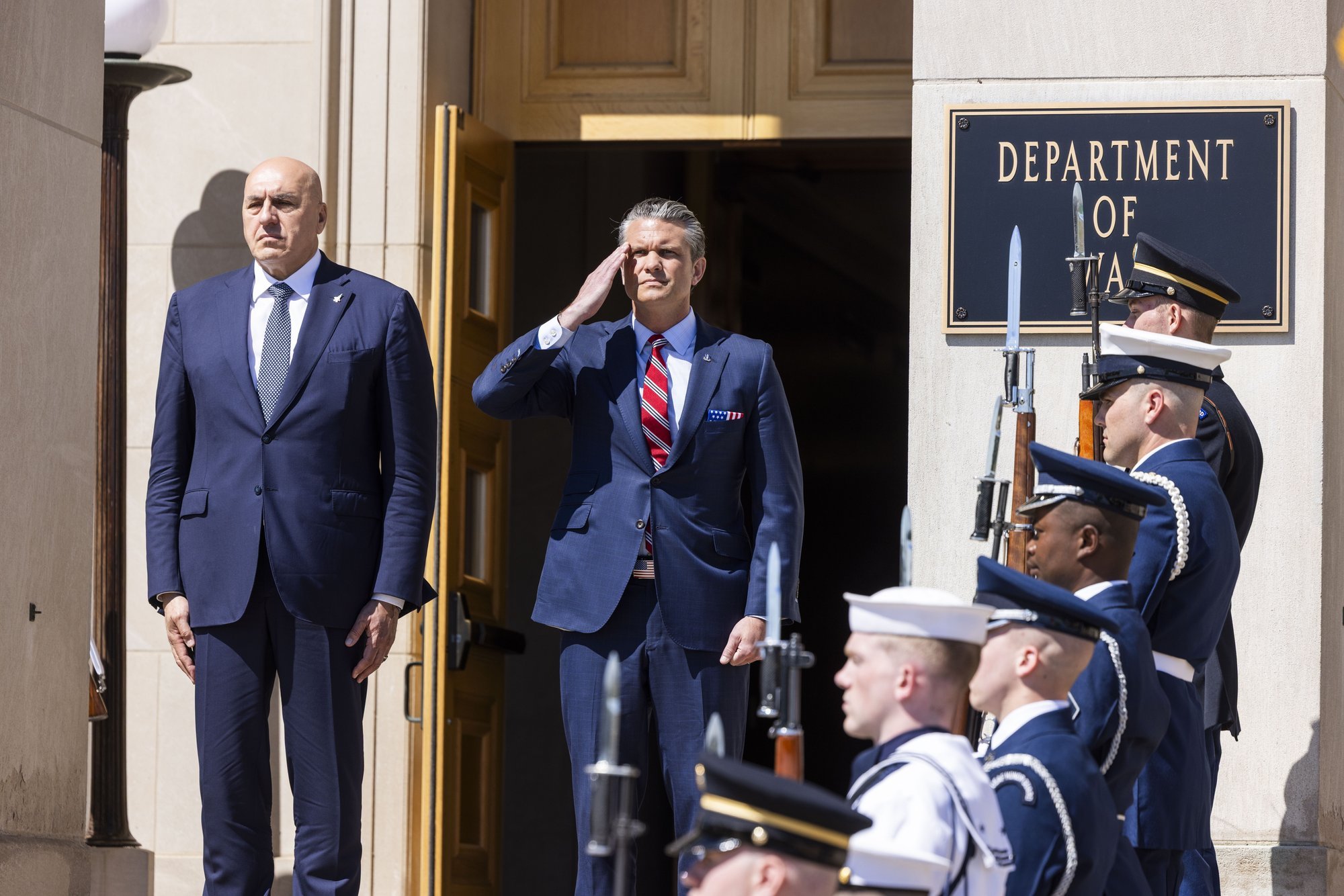Defense Minister: U.S. Will Not Withdraw from Bases in Italy