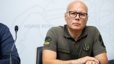 Tiesiogiai – iš VRM: spaudos konferencija dėl į Lietuvos oro erdvę įskridusio bepiločio orlaivio