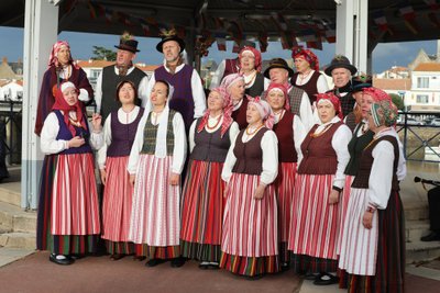 Palangos kultūros centro Folkloro ansamblio „Mėguva“ apsilankymas Prancūzijoje