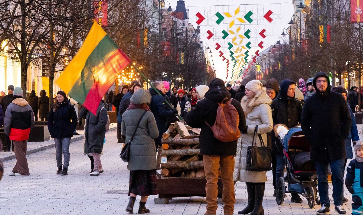 Lietuvos valstyb?s atkūrimo dienai pamin?ti skirta simbolini? lau?? ceremonija